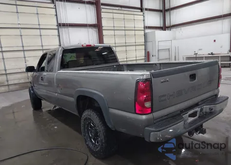 2006 Chevrolet Silverado 2500Hd Work Truck from USA, damaged, VIN 1GCHK29UX6E263400